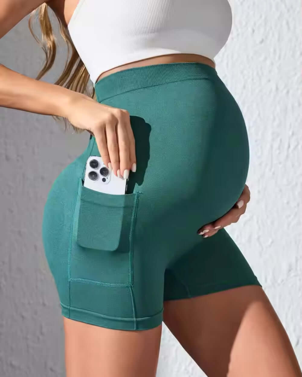 Shorts de Grossesse Taille Haute avec Poches, confortables et pratiques, parfaits pour les futures mamans.